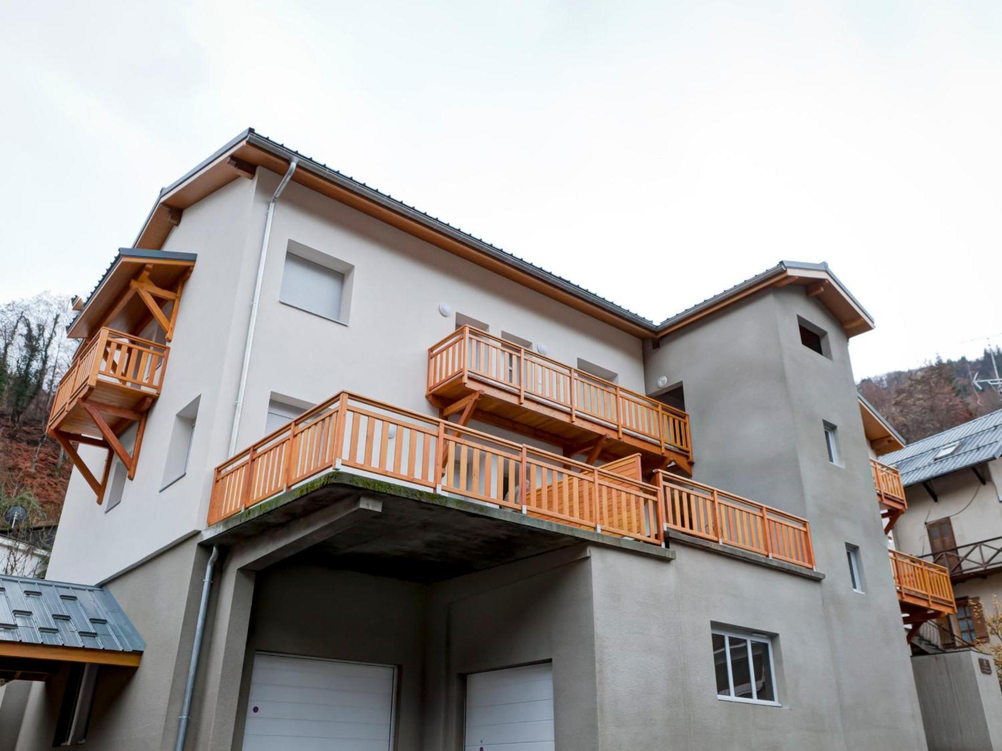 Appartement Neuf 2* Au Centre De Brides Avec Terrasse, Proche Telecabines Et Commerces - Fr-1-512-41 Exterior photo